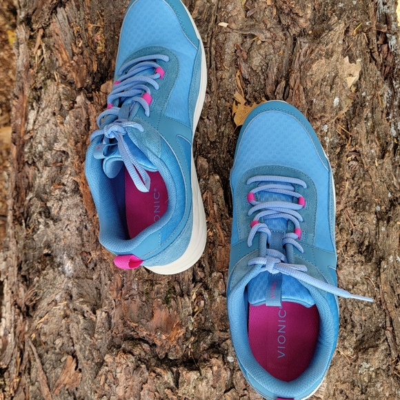 Vionic Women's Agile Chance Walking Sneakers-Supportive Lace-Up Sneakers. - Picture 3 of 9